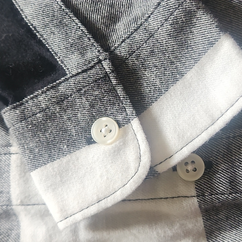 Old Navy size small, Buffalo Check - Picture 3 of 3